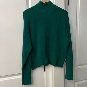 Express green long sleeve turtleneck sweater womens size medium winter i254